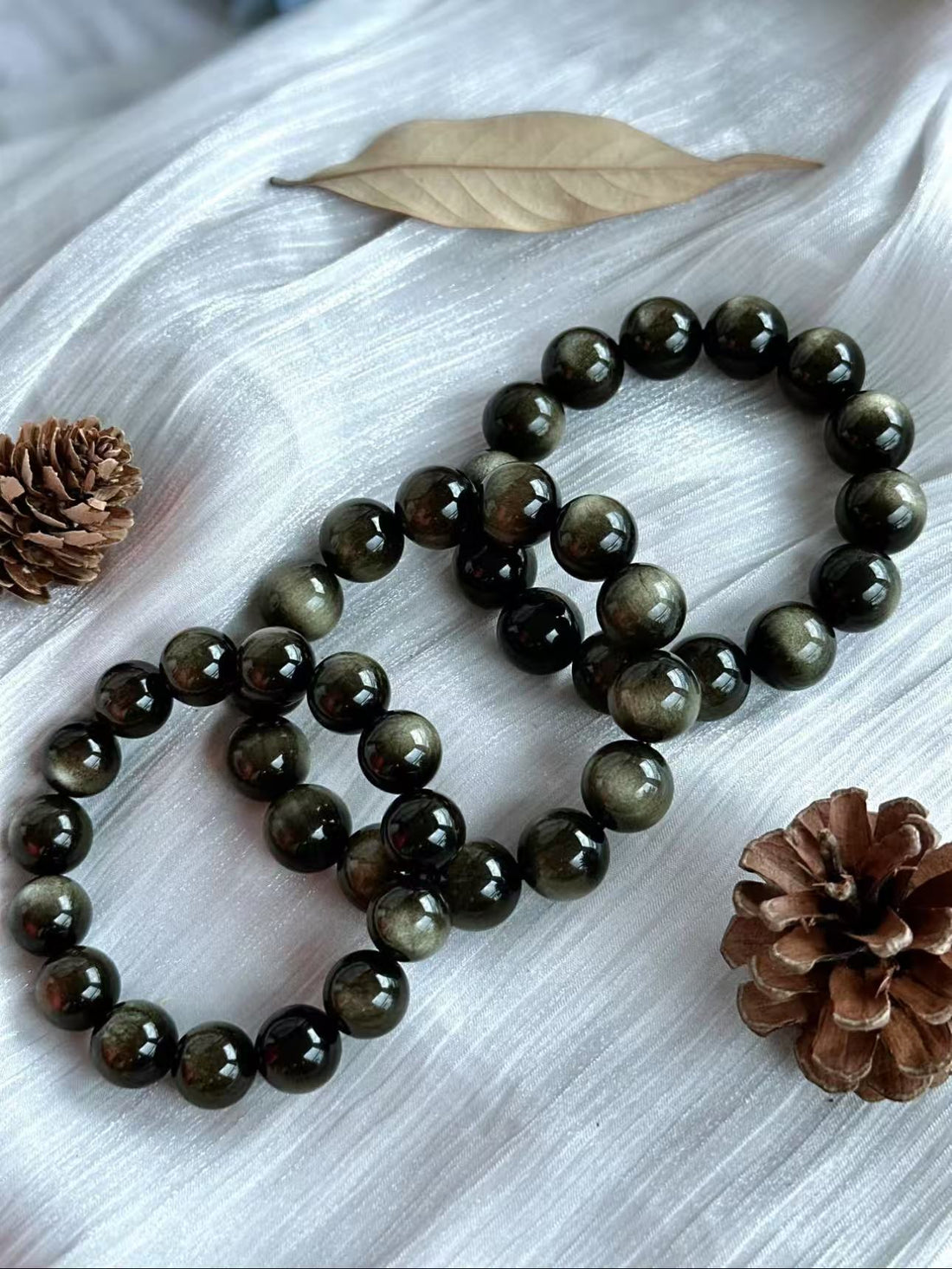 Collection-grade Brazilian black hair crystal bracelet for men and women with the same paragraph.